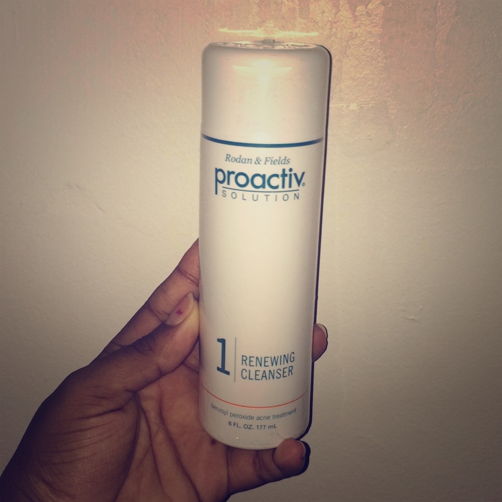 Proactive renewing Cleanser